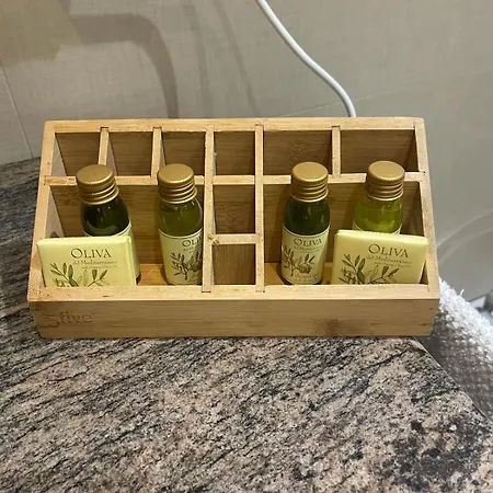 Magis فيلة أوستوني