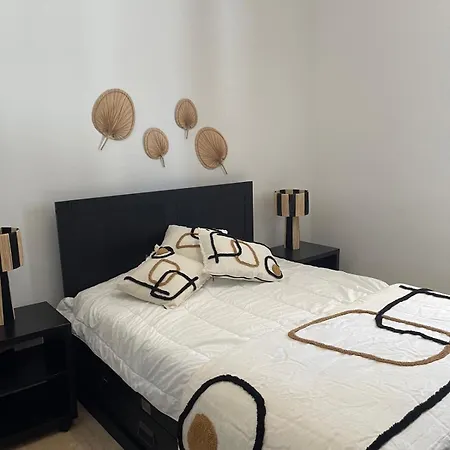 Magis فيلة أوستوني