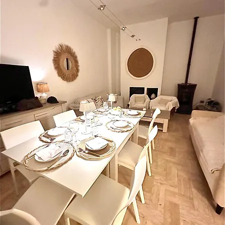 Magis فيلة أوستوني